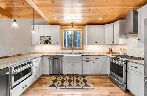 Sunday River Area Ski Chalet | Slopeside Chalet w/Hot Tub, Sauna & Game Room