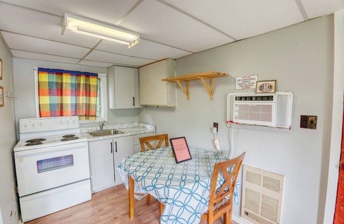 Frontenac Cabin | Small Cottage Charming 2-Bed Cottage: Your Lakeside Oasis for 4!