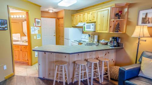 Sun Peaks Apartment | Snow Creek Village #48