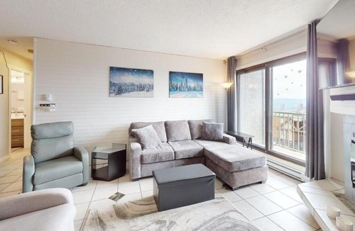 Big White Ski Resort Apartment | Snow Ghost Inn 220 by Okanagan Premier