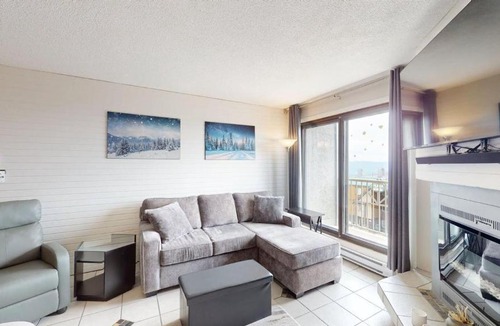 Big White Ski Resort Apartment | Snow Ghost Inn 220 by Okanagan Premier