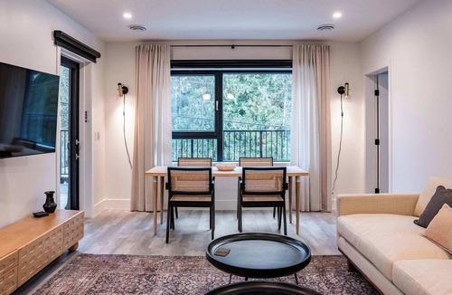Revelstoke Condo | Snow & Swing Getaway - Three Bedrooms with Hot Tub