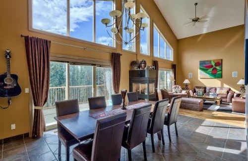 Sunburst Estates House | Soleil Chalet