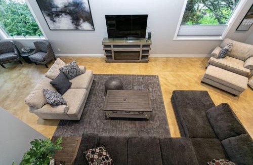Juan de Fuca Electoral Area Apartment | Sooke Waterfront Retreat Hot Tub & Dock Access