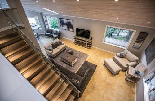 Juan de Fuca Electoral Area Apartment | Sooke Waterfront Retreat Hot Tub & Dock Access