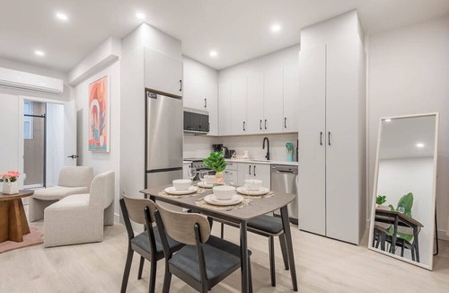 Shaughnessy Village Apartment | Sophisticated 2BR Haven Modern Decor & Comfort