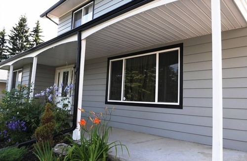 Willow Park House | South Central 2000SF 5 Bedroom house, 5-10 mins Walk to Grocery, C-Train