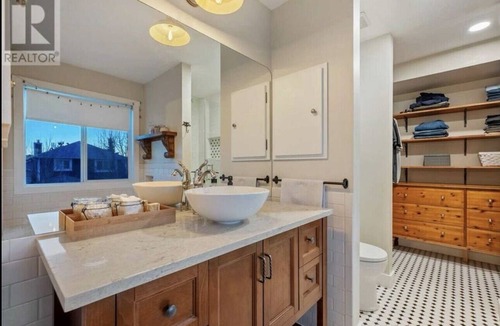 Southeast Calgary House | Southeast Calgary Lake Community Home