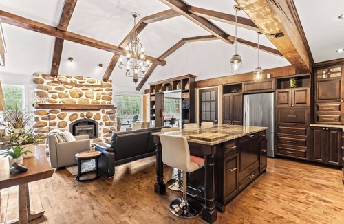 Saint-Brigitte-de-Laval Ski Chalet | Spa & Comfort by the River | Le Riverain