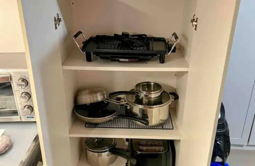 Kingston Apartment | Spacious 1 bedroom basement suite with free parking near CFB, RMC & Downtown.