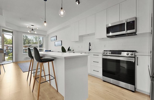 Willoughby Apartment | Spacious 1BR + Office in Central Langley