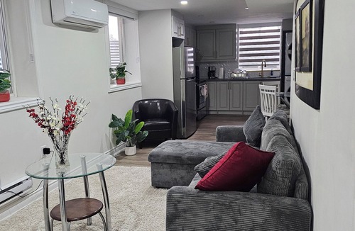 Ayr Apartment | Spacious 2BR 2WR Suite/2 Car Parking/Sleeps 6