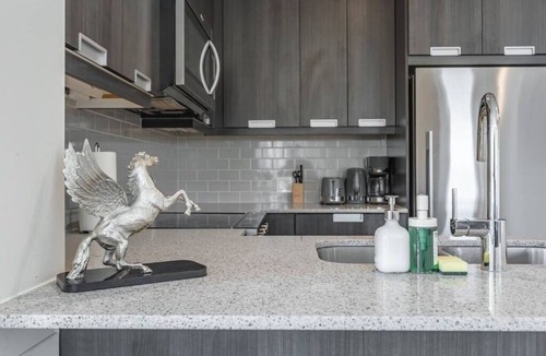 Central Waterfront Apartment | Spacious 2BR Harbourfront Stay in Downtown Toronto
