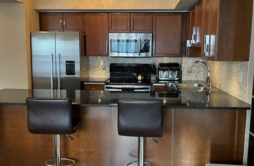 Parkdale House | Spacious 3 Bdrm Townhome in Liberty Village
