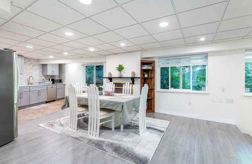 Canyon Heights House | Spacious 3 bedroom Creekside Vacation Home in North Vancouver