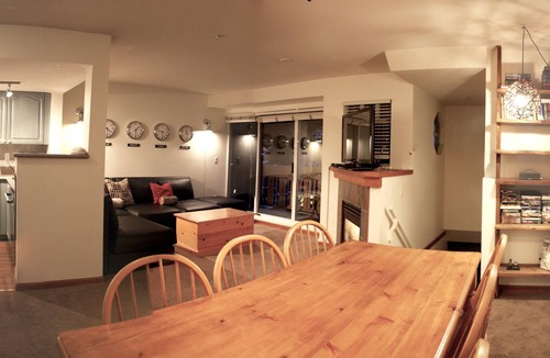 Village North House | Spacious 3 Bedroom Townhouse in Prime Village Location w. Private Hot Tub