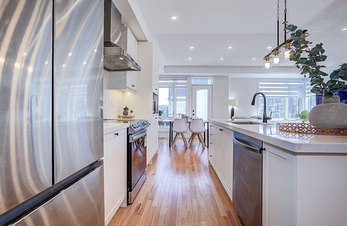 Ajax Condo | 🏡 Spacious 3-Storey Ajax Home | Waterfront, GO Train & Toronto Access