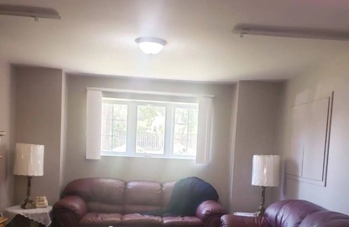 LaSalle House | Spacious 3BR Basement Suite | Near 5min Gordie Howe Bridge | Families & Groups
