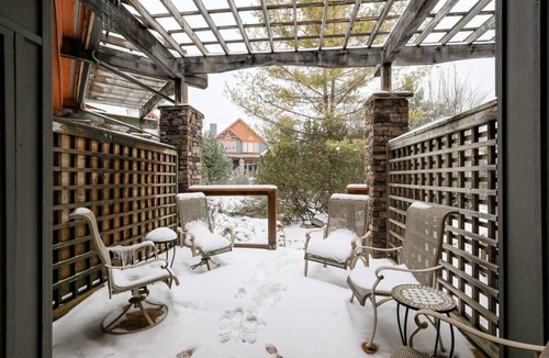 Craigleith House | Spacious 3BR Home w/Hot Tub, Parking & Pool Access