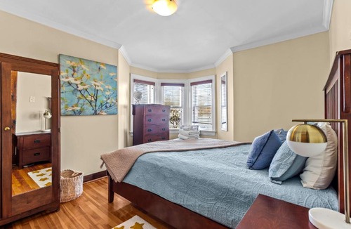 Waterford Valley Apartment | Spacious 3BR Parking Pet-Friendly
