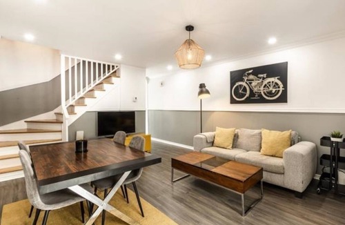 Laval House | Spacious 3BR Townhouse in Laval, Sleeps 6, Free Parking, Near Highways