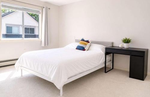 Richmond House | Spacious 4BR Family Townhome
