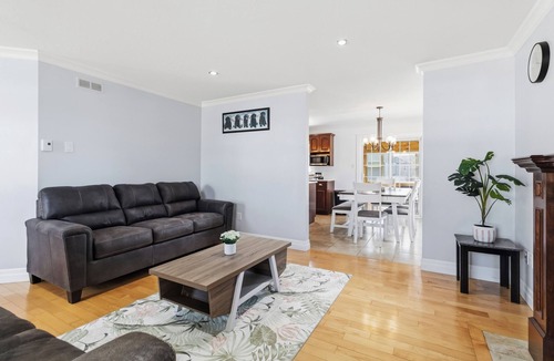 Dieppe House | Spacious 4BR Home Sleeps 10 I Game Room + Sunroom+ Veranda