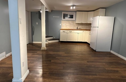 Northwest Calgary House | Spacious 4BR Private Family Home Near Bow River & Bowness Park | Free Parking