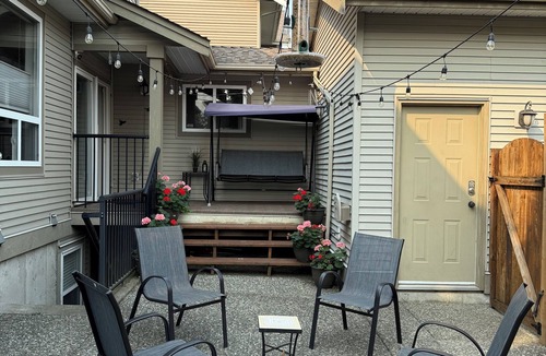 Surrey House | Spacious 4BR retreat in South Surrey/White Rock