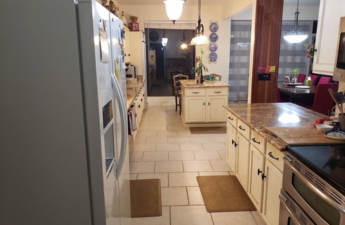 Far North Dallas House | Spacious 5-bedroom 4-bathroom house in North Dallas near LBJ Freeway.