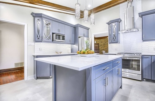 King House | Spacious 5-Bedroom Home Near Toronto - Huge Backyard & Patio - BBQ & Fire Pit