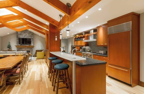 Blackcomb Condo | Spacious 5-BR whistler retreat w/hot tub