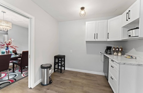 Rosslyn House | spacious 5BR Family Home -Game Room