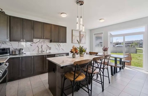 Ottawa Division House | Spacious 6BR Home | Barrhaven