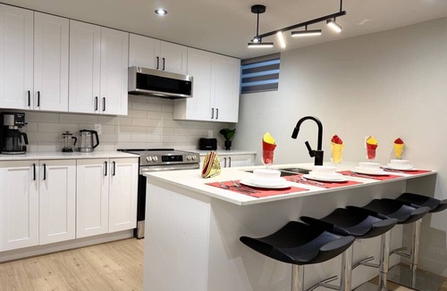Milton Park Apartment | Spacious and Central Montreal Ap