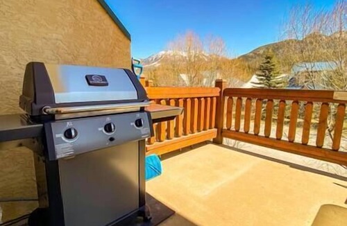 Fernie House | Spacious condo with Fireplace BBQ, Deck, Views