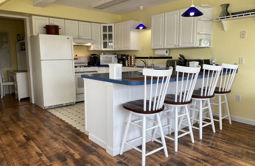 Port Clyde House | Spacious cottage in Port Clyde village with harbor views.