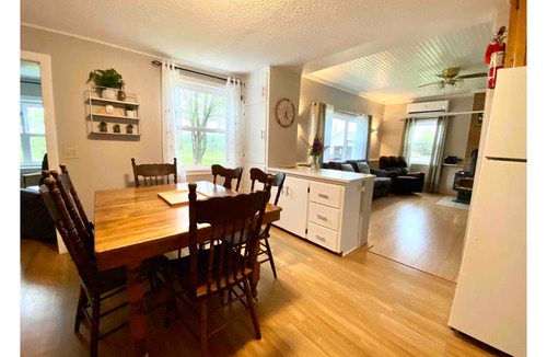 Anne's Land House | Spacious Country Home 10 minutes from Cavendish