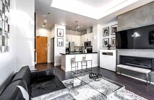 Bay Cloverhill Apartment | Spacious Downtown 1BR w/Private Terrace & BBQ Grill+ Pet-Friendly!