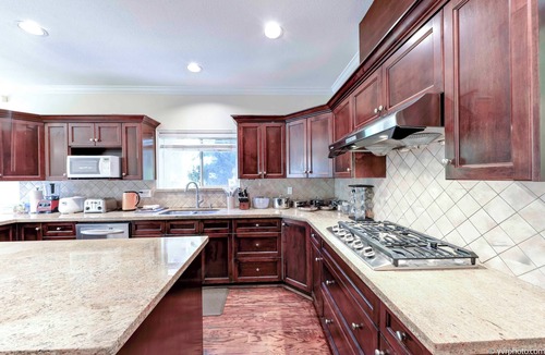 Dunbar House | Spacious Dunbar 5BR Home | 3600sq ft | 3 King Beds
