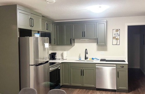Regina House | Spacious Family‑Friendly 2‑Bedroom Basement Suite | Cozy Regina Stay