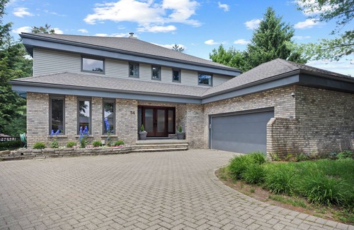 Thames Centre House | Spacious Forest Retreat w/Pool | Sleeps 16