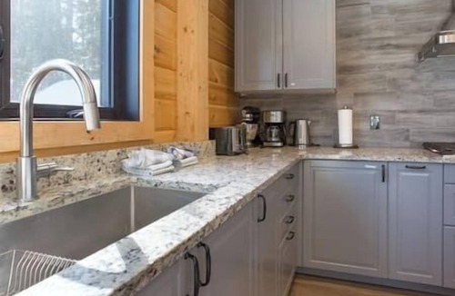Fernie Apartment | Spacious home on ski hill/Bike Storage/Air con