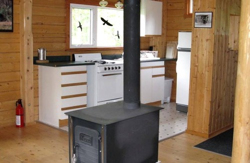 Whitehorse House | Spacious Log Cabin near Mountains and Little Atlin Lake in Yukon, Canada