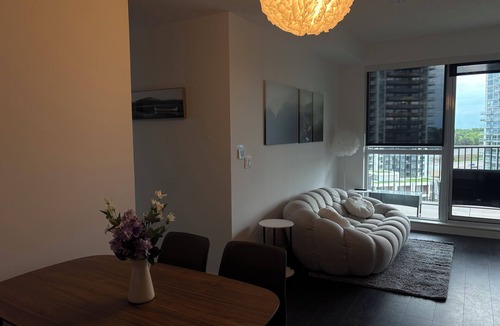 Bayview Village Condo | Spacious Luxury 2-Bedroom Condo Escape