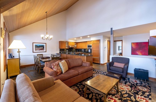 Whistler House | Spacious Montebello Townhome with Mountain Views hosted by Whistler Ideal