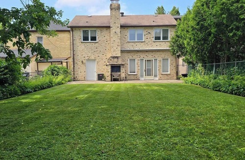 Highland House | Spacious, Peaceful & Perfectly Located - 4BR,4BA