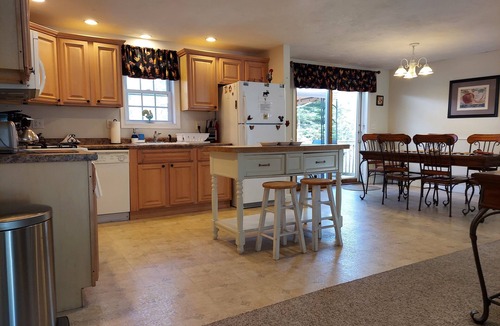 Madison House | Spacious vacation house with game room close to North Conway and outlets.