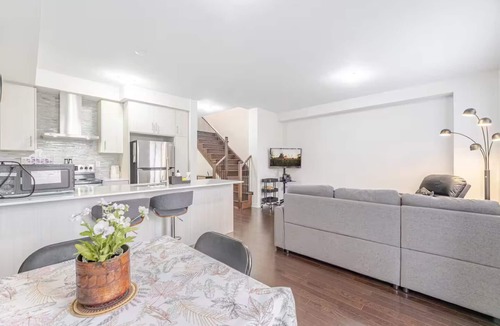 Whitby House | Special Offer Whitby's Choice Entire Home