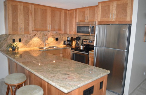 Honokowai Condo | Spectacular OCEANFRONT! 2BR/2BA Papakea L-305 with A/C. No resort fee.